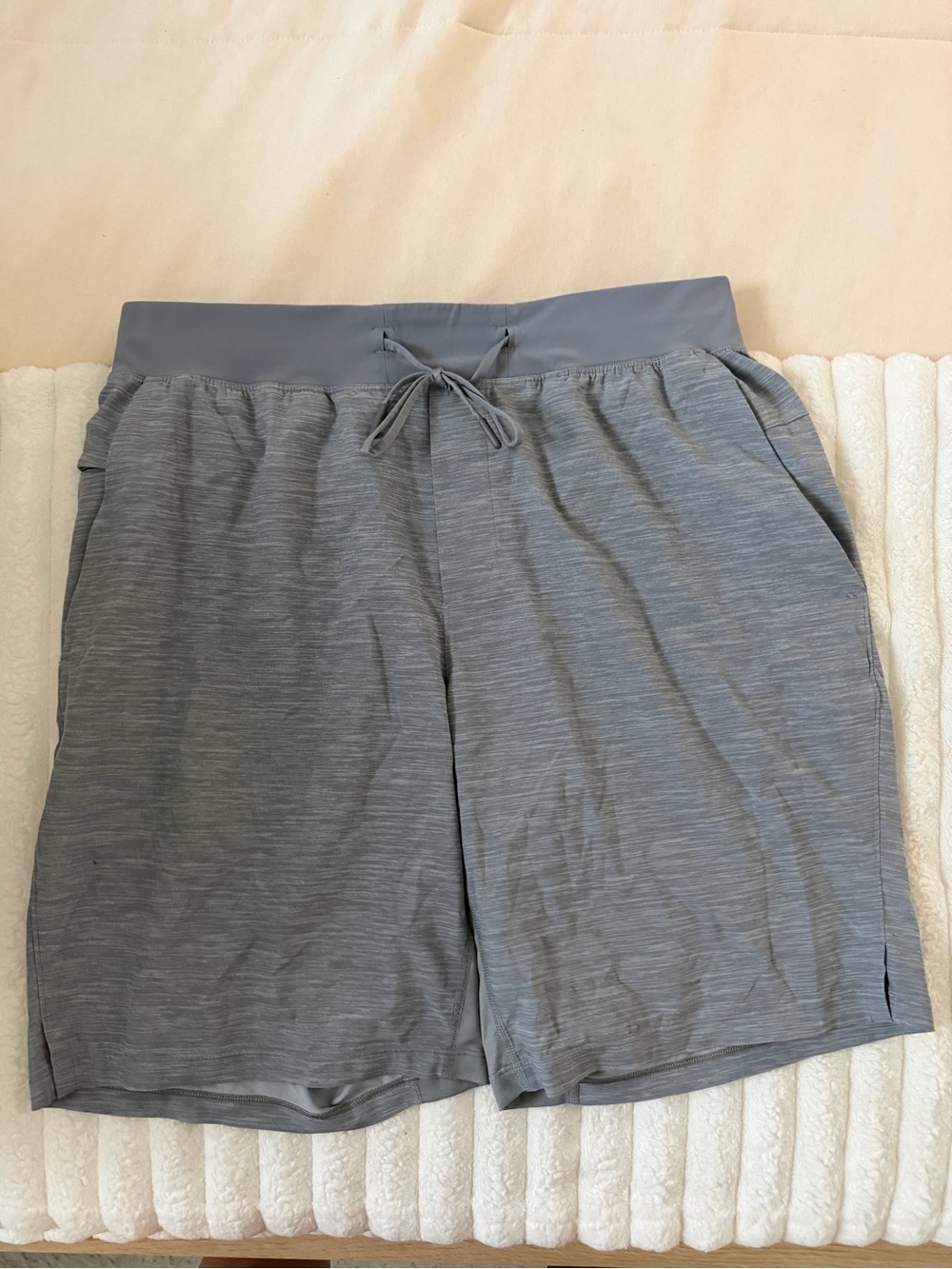 lululemon athletica Men's Athletic Shorts - Heather Gray